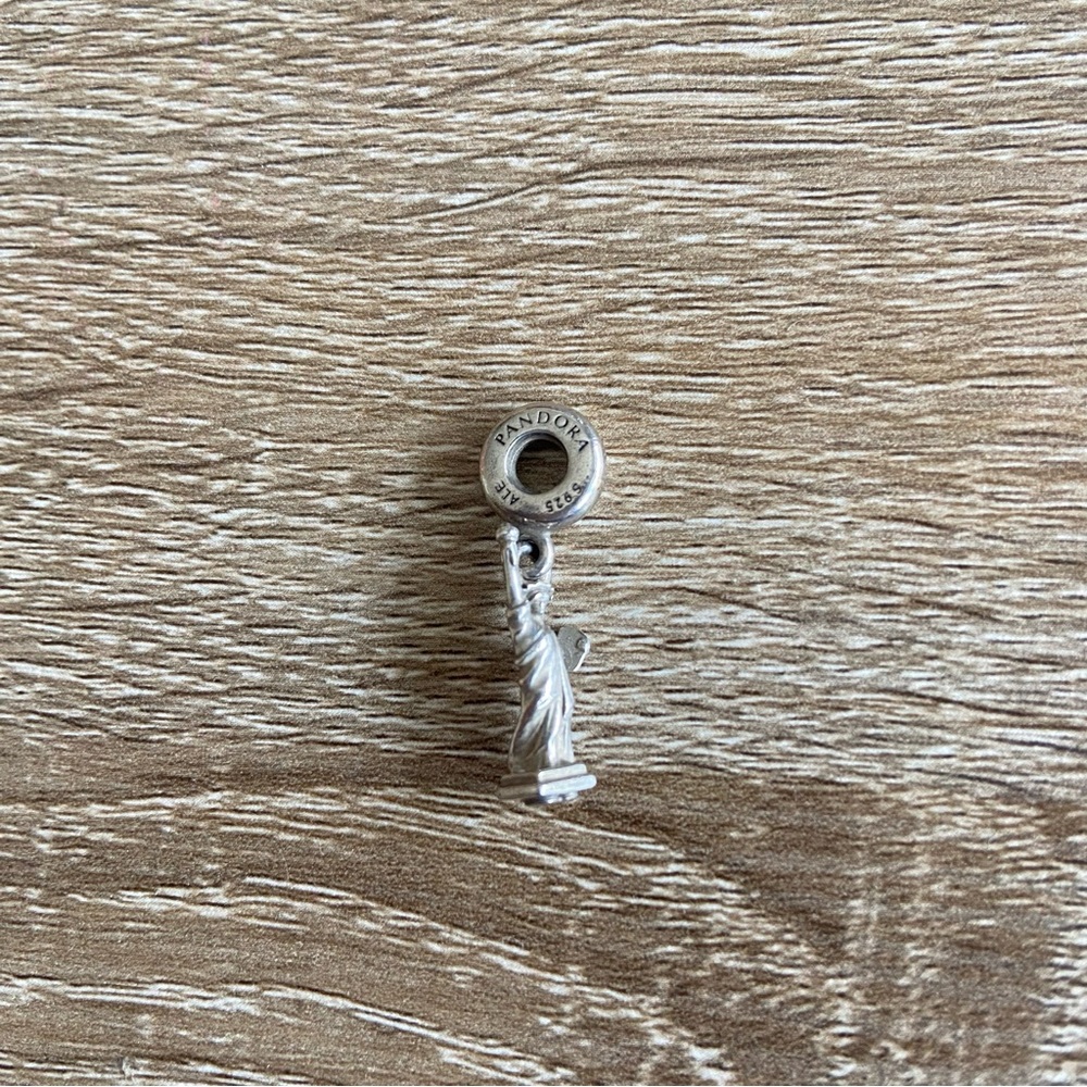 Pandora New York Statue of Liberty Dangle Charm